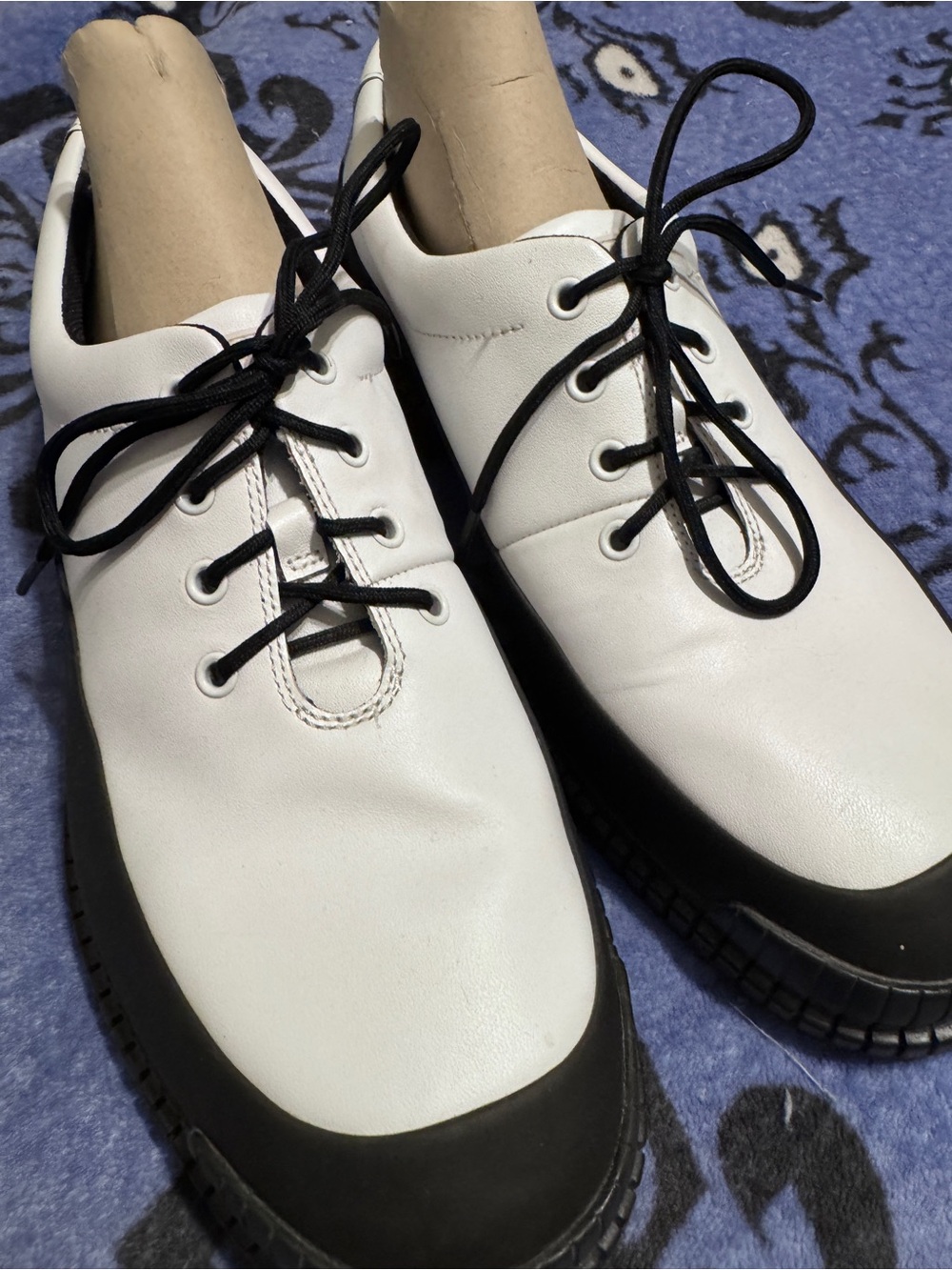 Camper White & Black Leather Lace-Up Oxfords Dub Style & unbelievably comfy
